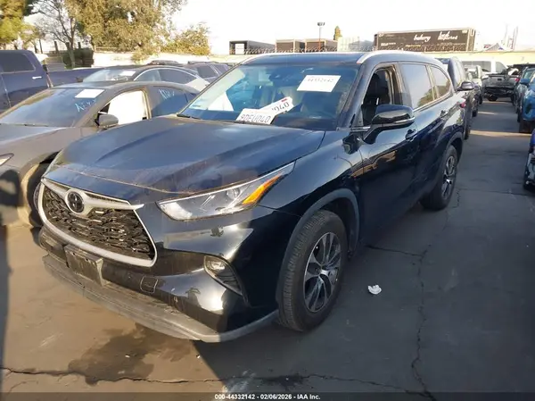 5TDKDRAHXPS004005 2023 TOYOTA HIGHLANDER - Image 2