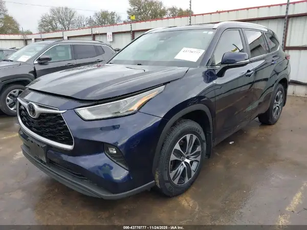 5TDKDRAHXPS004361 2023 TOYOTA HIGHLANDER - Image 2