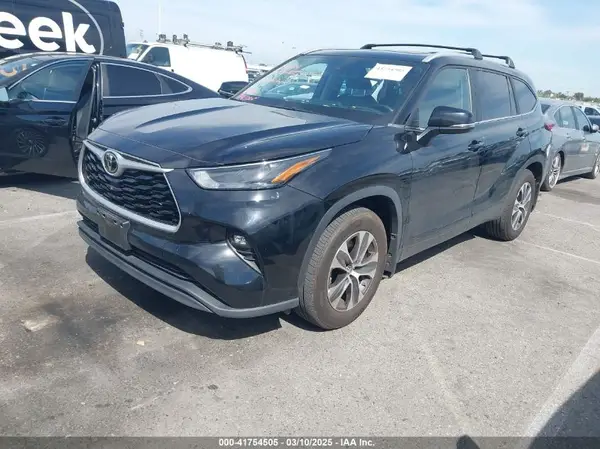 5TDKDRAHXPS004411 2023 TOYOTA HIGHLANDER - Image 2