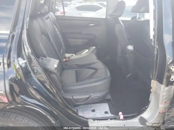 5TDKDRAHXPS004411 2023 TOYOTA HIGHLANDER - Image 8