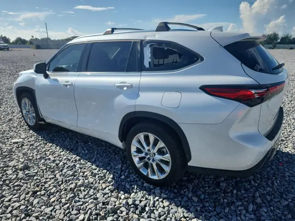 5TDKDRAHXPS011147 2023 TOYOTA HIGHLANDER - Image 2