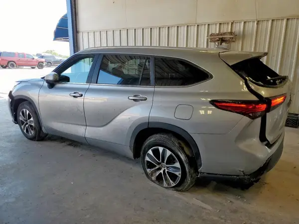 5TDKDRAHXPS014968 2023 TOYOTA HIGHLANDER - Image 2
