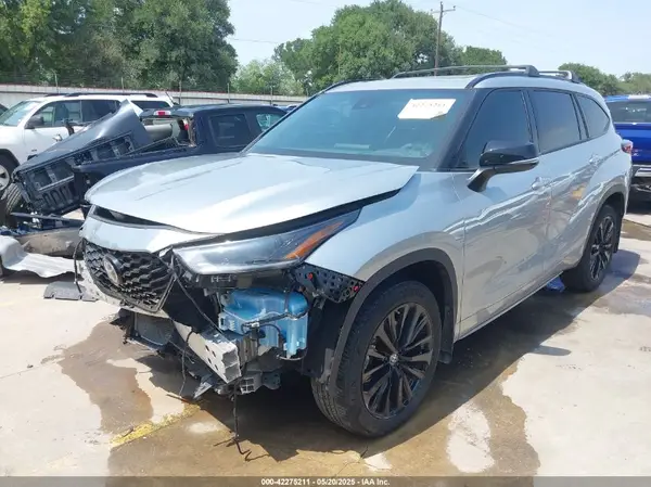 5TDKDRAHXPS016140 2023 TOYOTA HIGHLANDER - Image 2