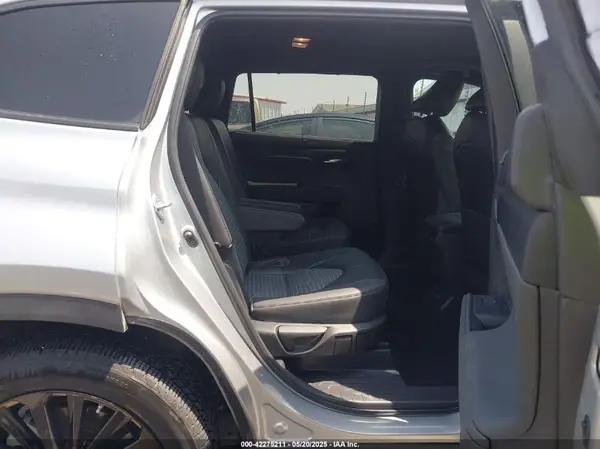 5TDKDRAHXPS016140 2023 TOYOTA HIGHLANDER - Image 8
