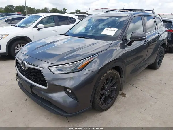 5TDKDRAHXPS017580 2023 TOYOTA HIGHLANDER - Image 2