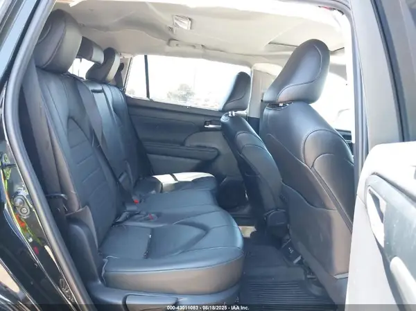 5TDKDRAHXPS028918 2023 TOYOTA HIGHLANDER - Image 8