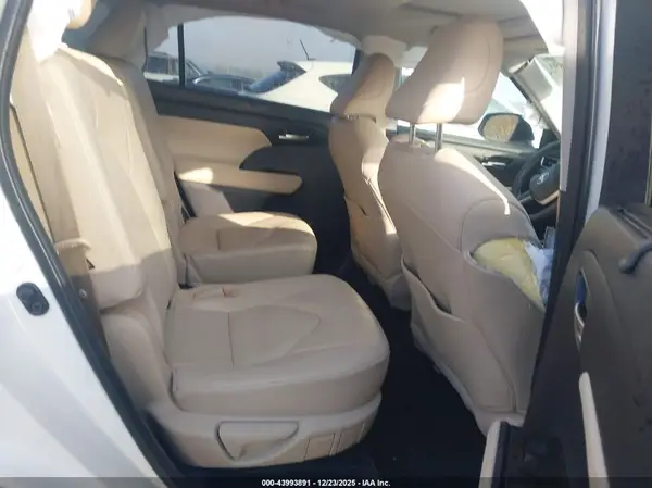5TDKDRAHXPS031303 2023 TOYOTA HIGHLANDER - Image 8