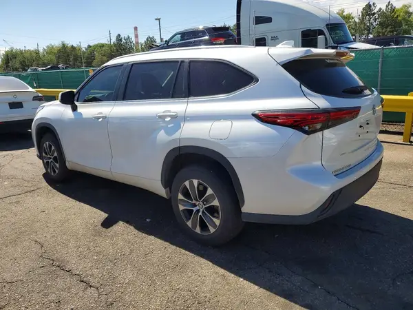 5TDKDRAHXPS035478 2023 TOYOTA HIGHLANDER - Image 2