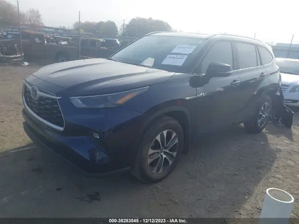 5TDKDRAHXPS036887 2023 TOYOTA HIGHLANDER - Image 2