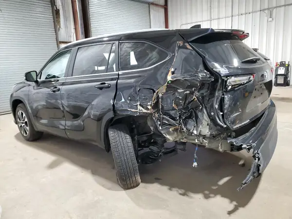 5TDKDRAHXPS042351 2023 TOYOTA HIGHLANDER - Image 2