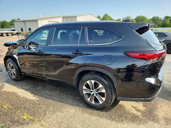 5TDKDRAHXPS044049 2023 TOYOTA HIGHLANDER - Image 2