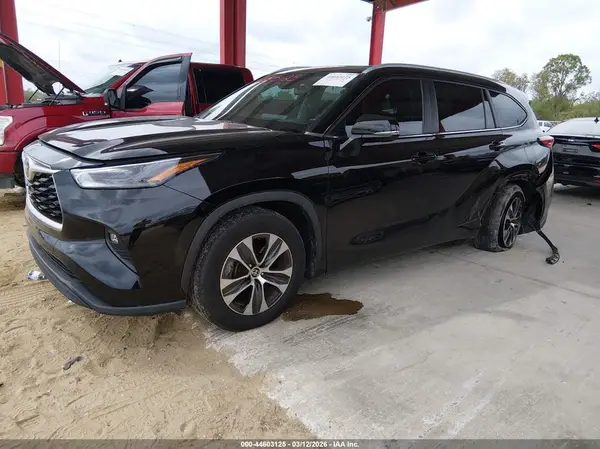 5TDKDRAHXPS044181 2023 TOYOTA HIGHLANDER - Image 2