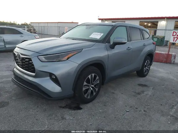 5TDKDRAHXPS503239 2023 TOYOTA HIGHLANDER - Image 2