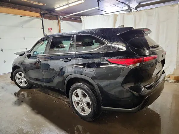 5TDKDRAHXPS504309 2023 TOYOTA HIGHLANDER - Image 2