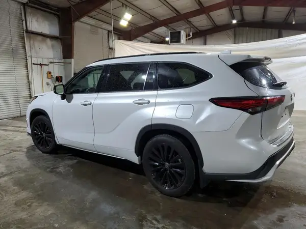 5TDKDRAHXPS507078 2023 TOYOTA HIGHLANDER - Image 2