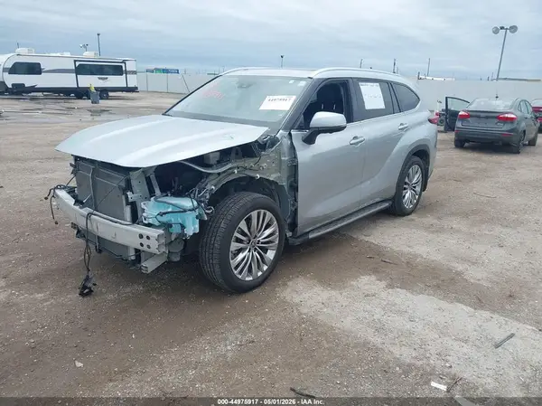 5TDKDRAHXPS508537 2023 TOYOTA HIGHLANDER - Image 2