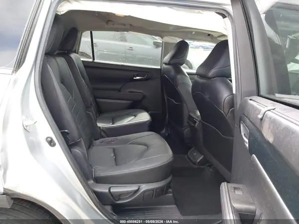 5TDKDRAHXPS511017 2023 TOYOTA HIGHLANDER - Image 8