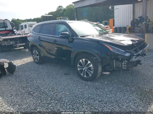 5TDKDRAHXPS511843 2023 TOYOTA HIGHLANDER - Image 1
