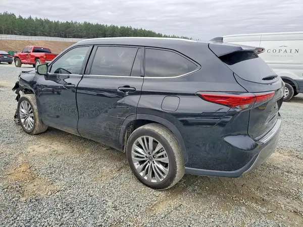 5TDKDRAHXPS512622 2023 TOYOTA HIGHLANDER - Image 2