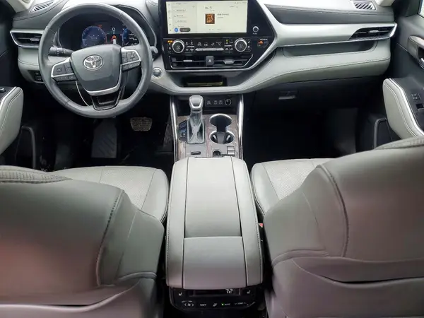 5TDKDRAHXPS512622 2023 TOYOTA HIGHLANDER - Image 8