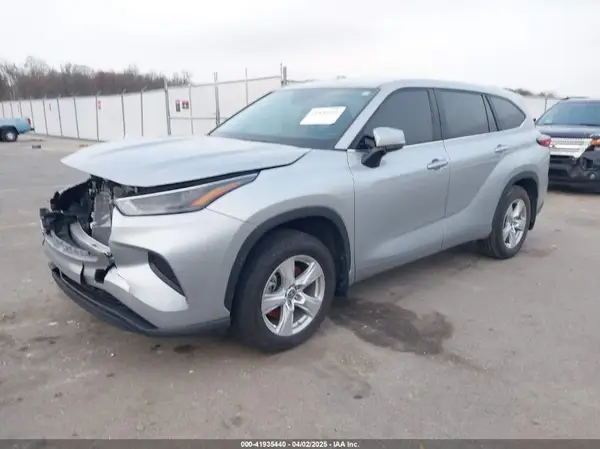 5TDKDRAHXPS512930 2023 TOYOTA HIGHLANDER - Image 2