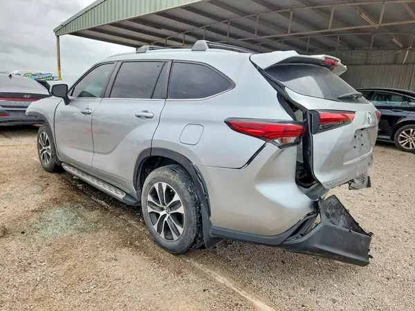 5TDKDRAHXPS515181 2023 TOYOTA HIGHLANDER - Image 2