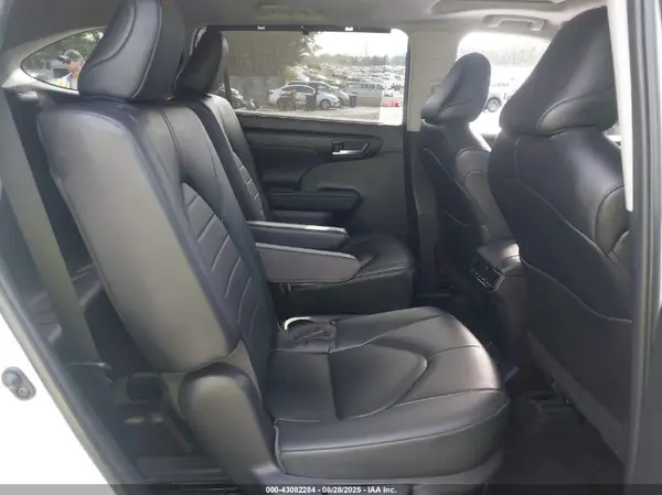 5TDKDRAHXPS517268 2023 TOYOTA HIGHLANDER - Image 8