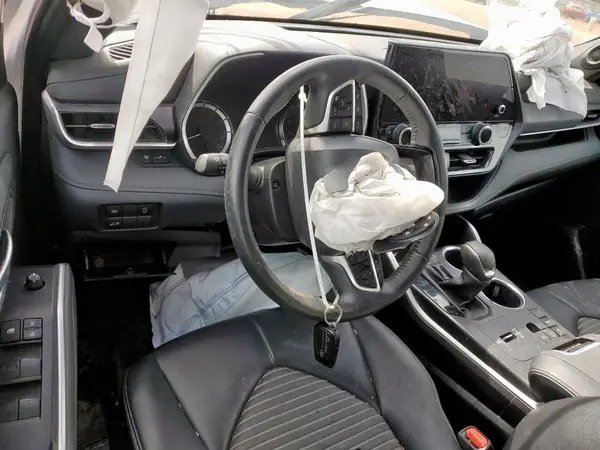 5TDKDRAHXPS520395 2023 TOYOTA HIGHLANDER - Image 8