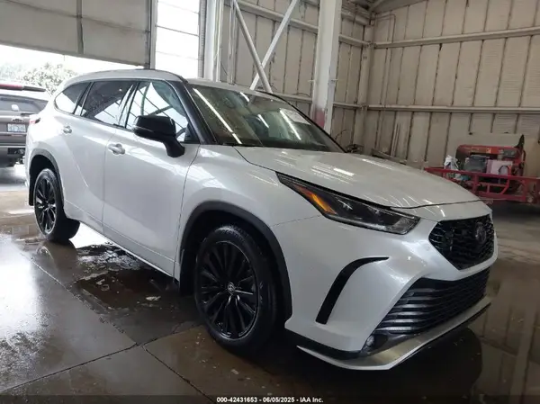 5TDKDRAHXPS520803 2023 TOYOTA HIGHLANDER - Image 1
