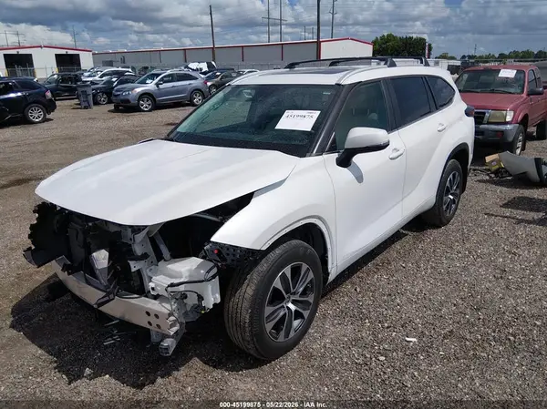 5TDKDRAHXRS052753 2024 TOYOTA HIGHLANDER - Image 2
