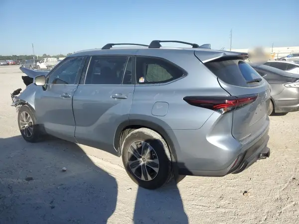 5TDKDRAHXRS053448 2024 TOYOTA HIGHLANDER - Image 2