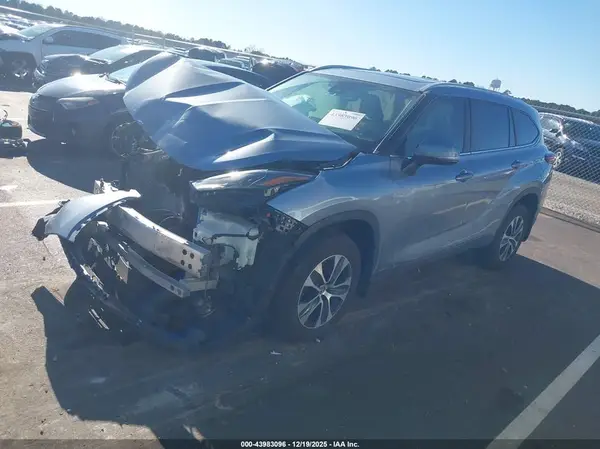 5TDKDRAHXRS530959 2024 TOYOTA HIGHLANDER - Image 2