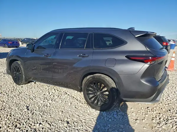 5TDKDRAHXRS531903 2024 TOYOTA HIGHLANDER - Image 2