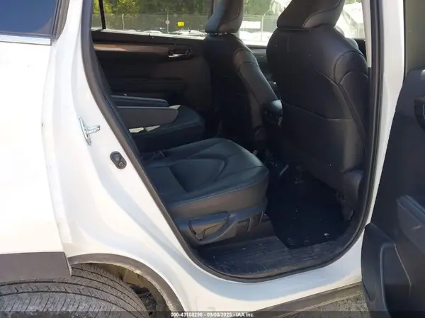 5TDKDRAHXRS541122 2024 TOYOTA HIGHLANDER - Image 8