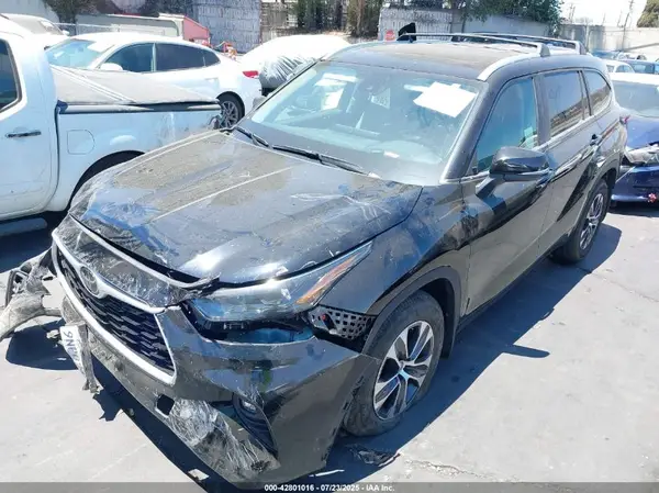 5TDKDRAHXRS542979 2024 TOYOTA HIGHLANDER - Image 2