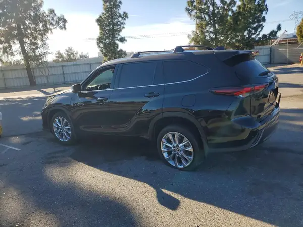 5TDKDRAHXRS543128 2024 TOYOTA HIGHLANDER - Image 2