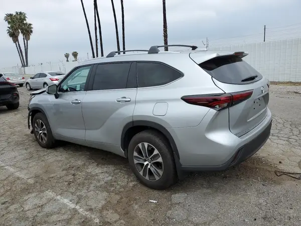 5TDKDRAHXRS544893 2024 TOYOTA HIGHLANDER - Image 2