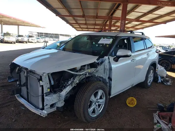 5TDKDRAHXRS546126 2024 TOYOTA HIGHLANDER - Image 2