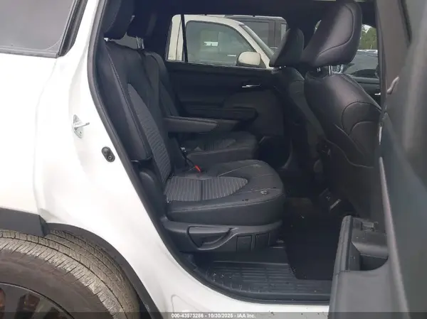 5TDKDRAHXRS548698 2024 TOYOTA HIGHLANDER - Image 8