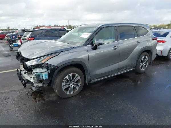 5TDKDRAHXSS552563 2025 TOYOTA HIGHLANDER - Image 2