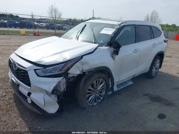 5TDKDRBH0PS002259 2023 TOYOTA HIGHLANDER - Image 2