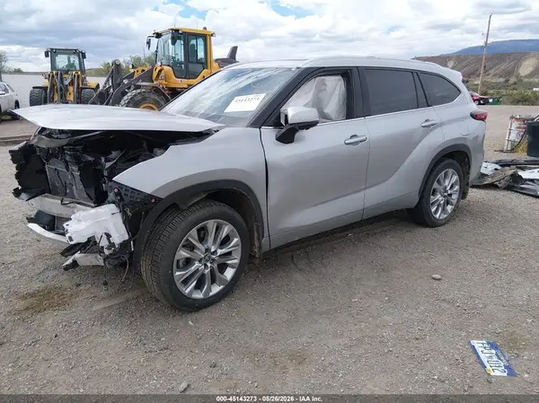5TDKDRBH0PS002469 2023 TOYOTA HIGHLANDER - Image 2