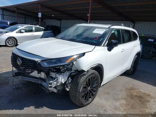 5TDKDRBH0PS004206 2023 TOYOTA HIGHLANDER - Image 2