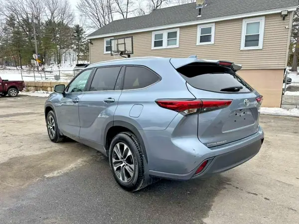5TDKDRBH0PS005727 2023 TOYOTA HIGHLANDER - Image 2