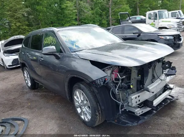 5TDKDRBH0PS006456 2023 TOYOTA HIGHLANDER - Image 1