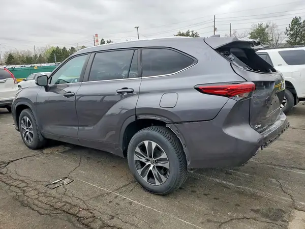 5TDKDRBH0PS011043 2023 TOYOTA HIGHLANDER - Image 2