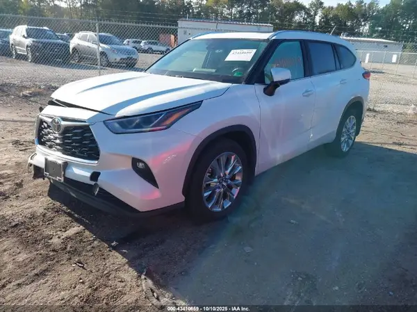 5TDKDRBH0PS014234 2023 TOYOTA HIGHLANDER - Image 2