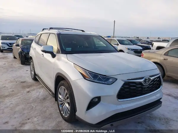 5TDKDRBH0PS020213 2023 TOYOTA HIGHLANDER - Image 1