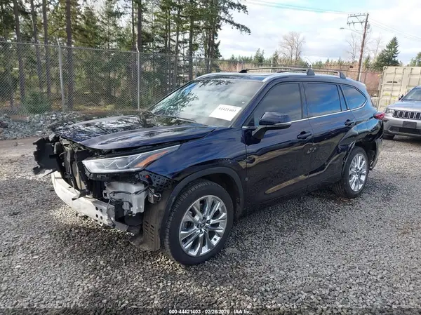 5TDKDRBH0PS020499 2023 TOYOTA HIGHLANDER - Image 2