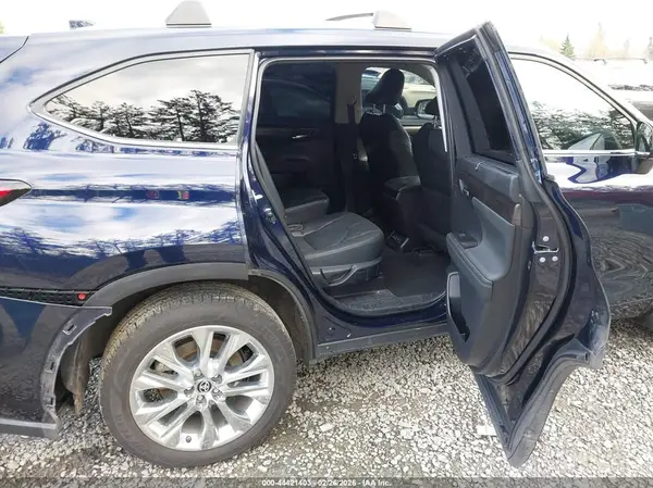 5TDKDRBH0PS020499 2023 TOYOTA HIGHLANDER - Image 8